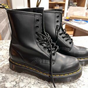 Unisex Dr Martens Bex black boots size 5US Male/ size 6 US Ladies like new